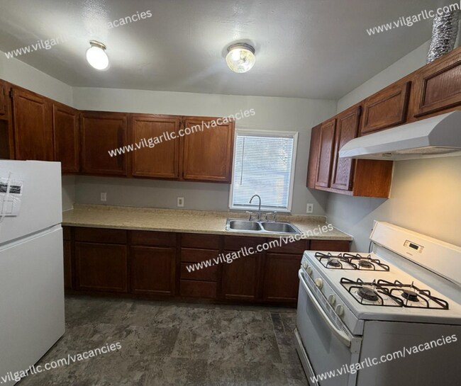 Foto del edificio - FOR RENT — SPACIOUS 3 BED / 2 BATH HOME