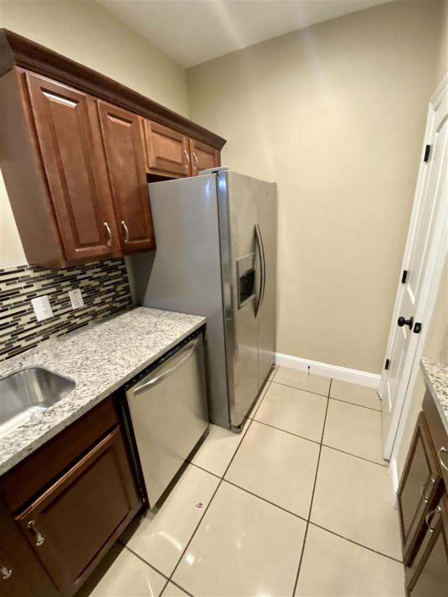 Foto del edificio - 3 bedroom in Groves TX 77619