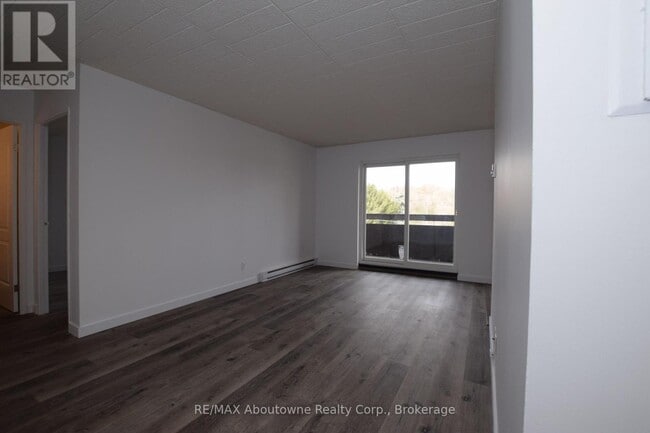 Building Photo - 36 Freeborn Ave