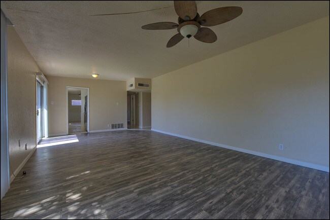 Building Photo - 5300 Anchorage Ave
