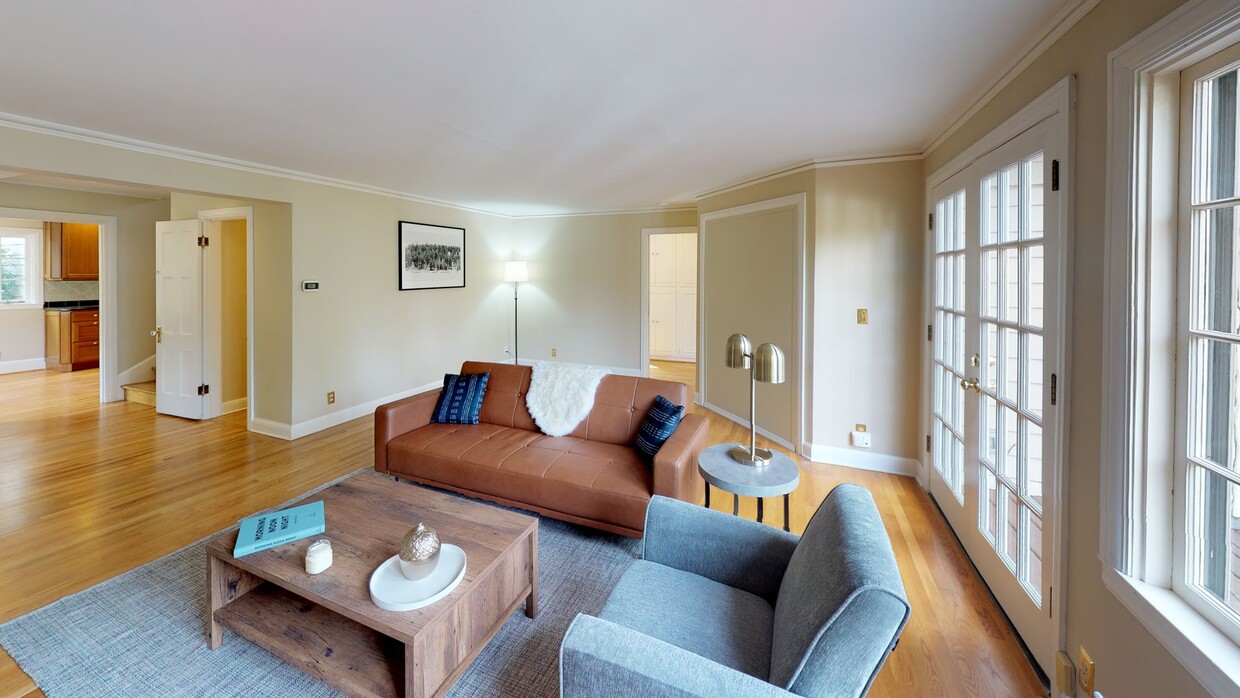 Photo - 2371 SW Montgomery Dr House