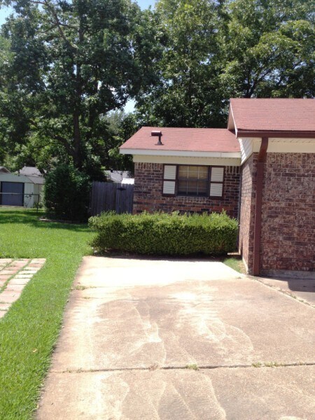 Foto del edificio - North Bossier City La 3 br 2 bath home for rent with 2-car garage