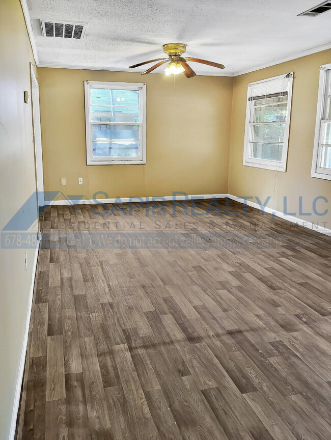 Building Photo - 3994 St Charles Pl