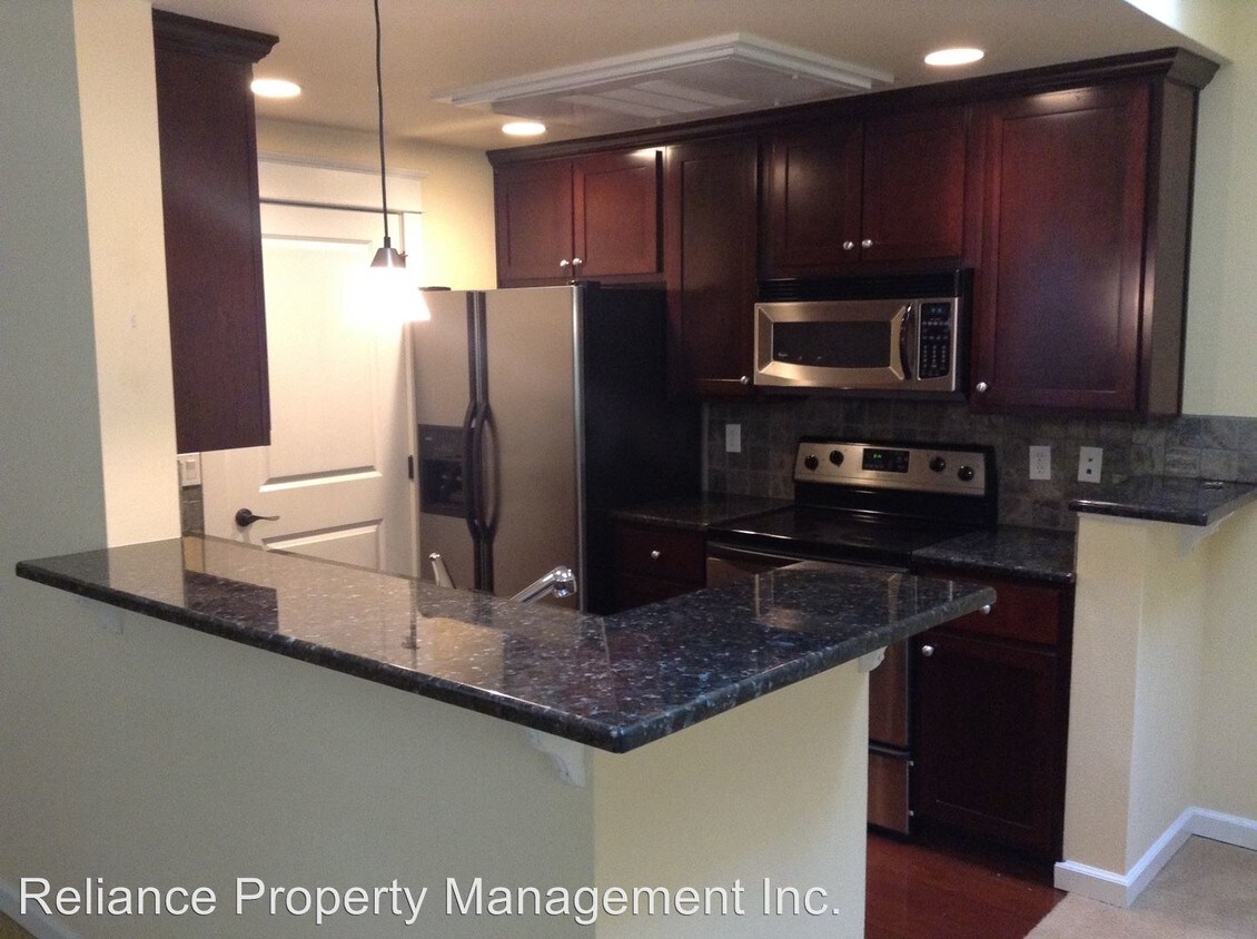 Primary Photo - 3115 Summerlinn Dr