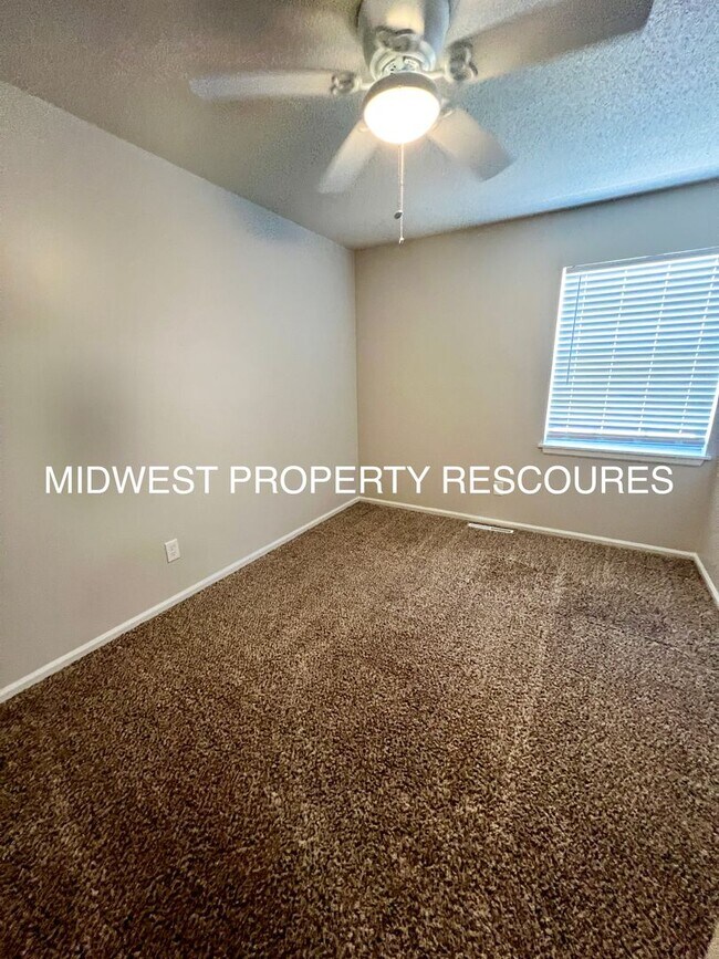 Foto del edificio - Stunning 2 Story townhome w/ outdoor Maintenance provided