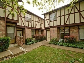 Building Photo - 7409 Shadow Hill Dr