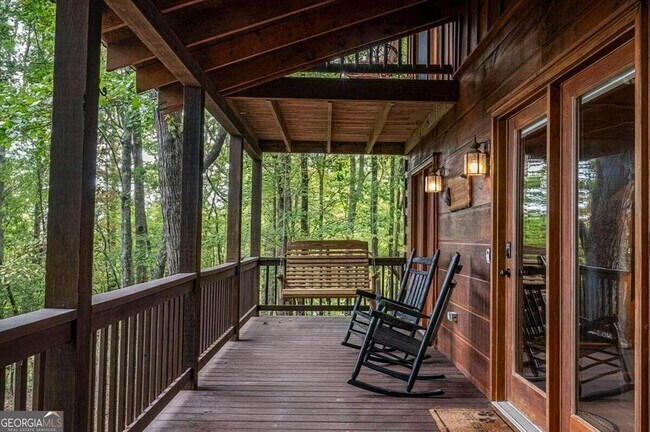 Foto del edificio - 323 Timber Ridge