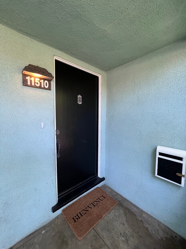 Foto del edificio - 11510 Killion St