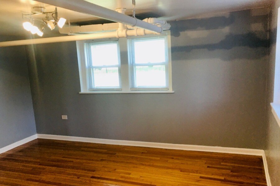 Living room - 4607 W Altgeld St