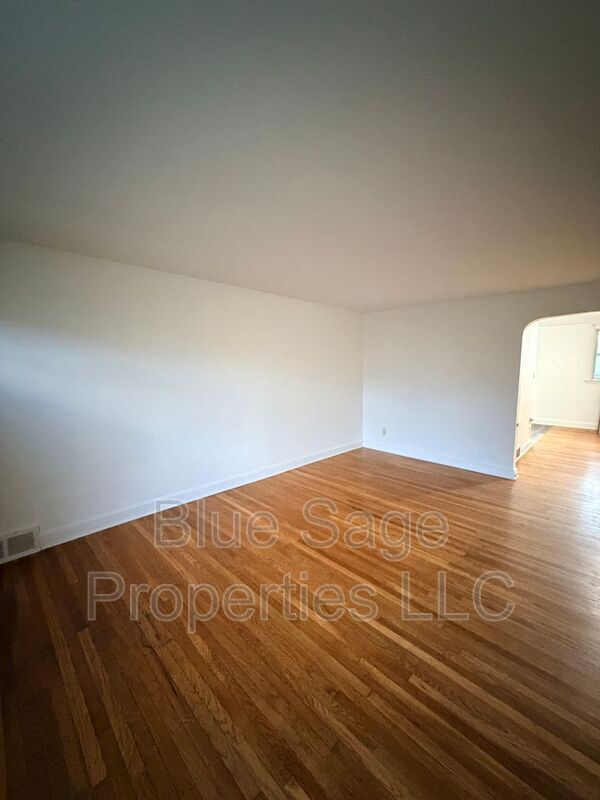 Building Photo - 314 Spruce St