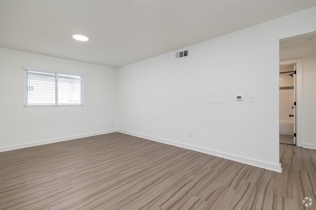2BR, 1BA - 915SF - Living Room - Canopy East Lake Apartments