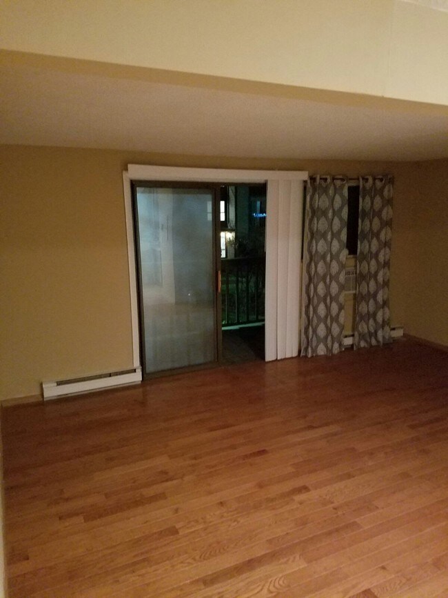 130 Coe Ave Unit 21, East Haven, CT 06512 Condo for Rent in East