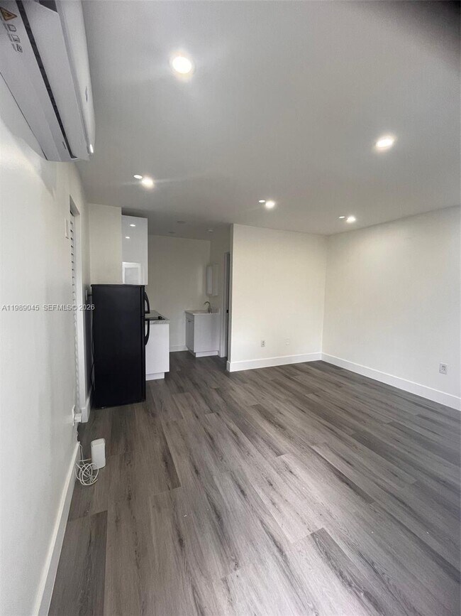 Foto del edificio - 19541 NW 57th Ct