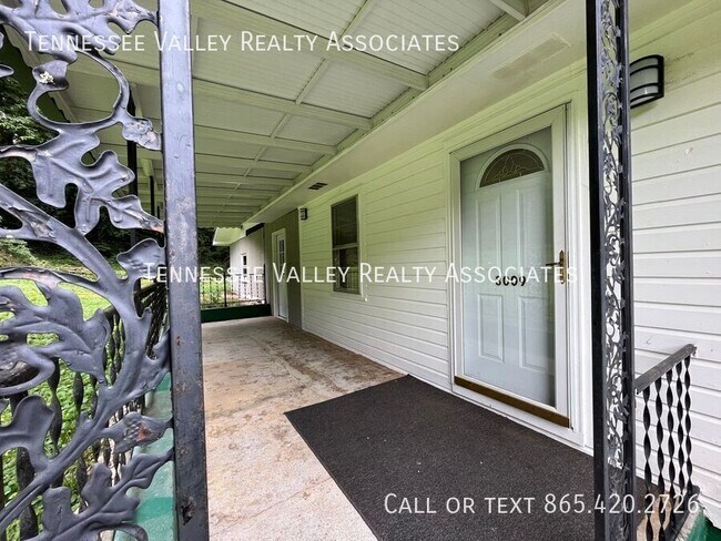 Foto del edificio - 3009 Cox Ln