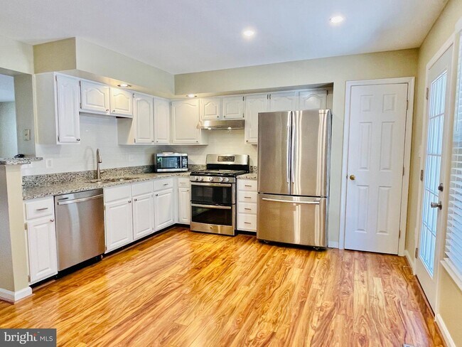 Foto del edificio - 9703 Sassafras Ct