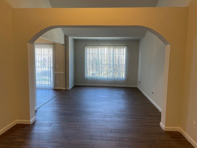 Foto del edificio - 8170 W Annsbury Cir