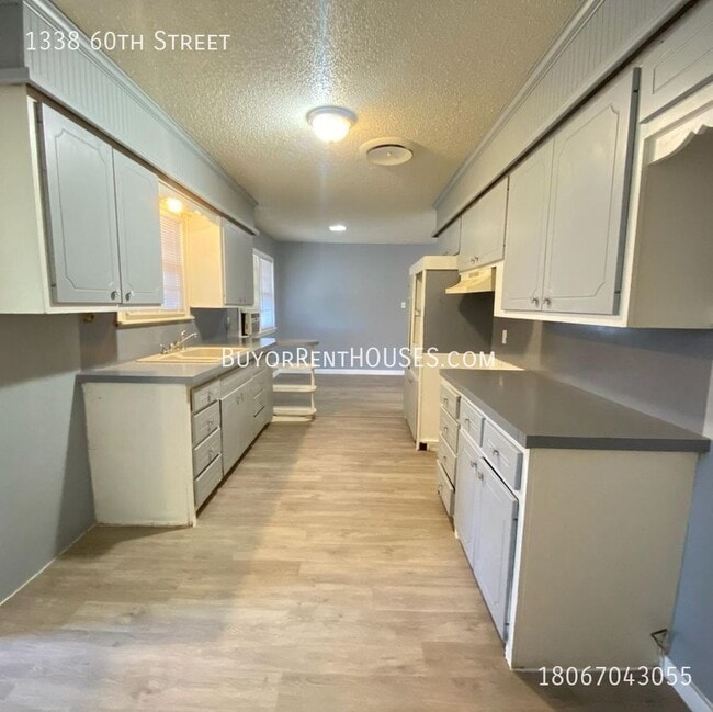 Building Photo - 1338 60th St