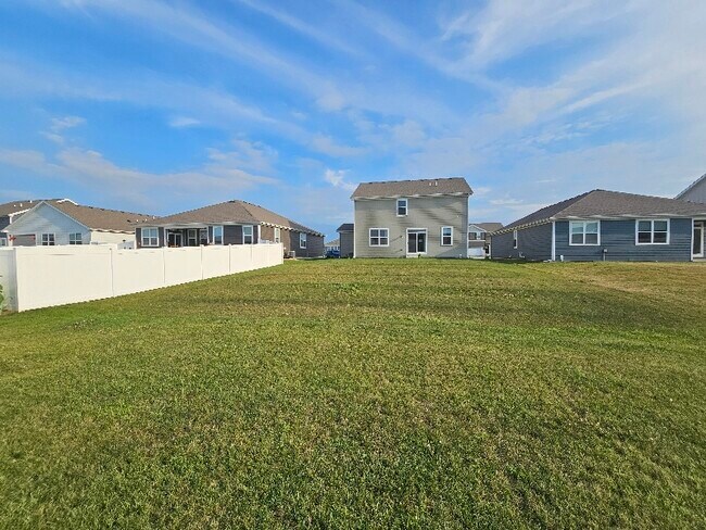 Building Photo - 7750 W 105th Pl
