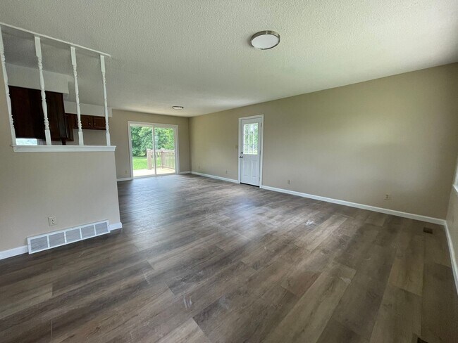 Foto del edificio - 3 Bedroom house FOR RENT in Bowling Green, MO