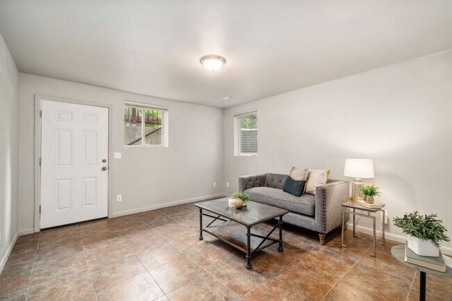 Foto del edificio - 810 W Laurel St