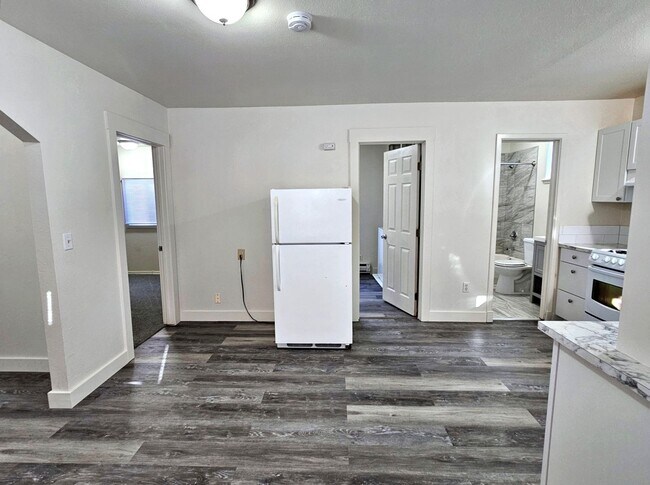 Foto del edificio - MOVE IN SPECIAL: 1/2 MONTHS RENT FREE- Washer/Dryer Included!