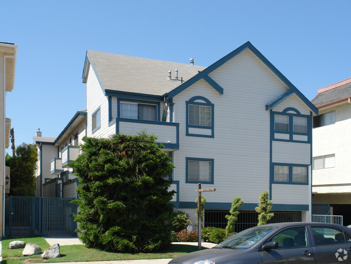 Foto del edificio - 3351 Keystone Ave