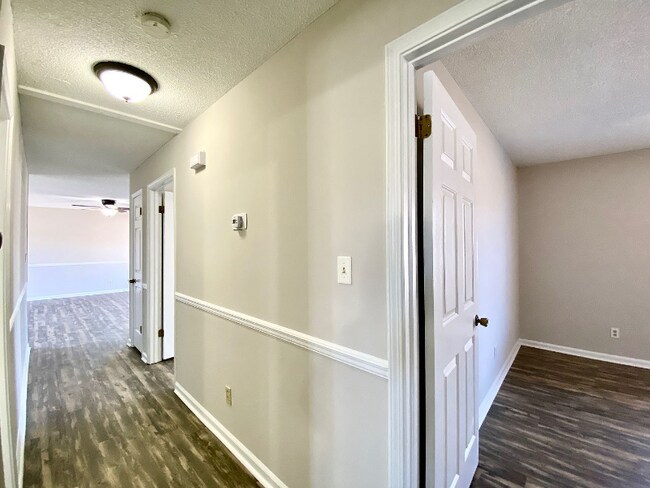 Building Photo - 2392 Crabapple Dr