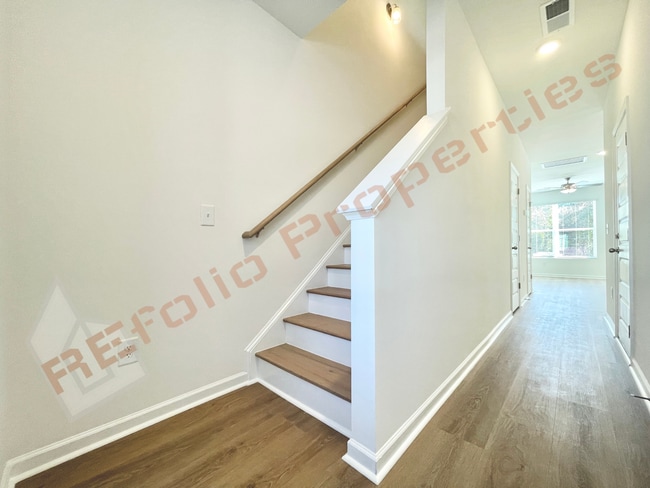 Foto del edificio - Move In by April 30 & Save $200/Month! Townhome Only $1,745! Regular $1,995 — Available NOW