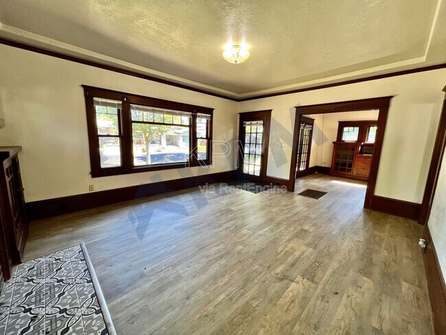 Foto del edificio - 1234 W Harding Way