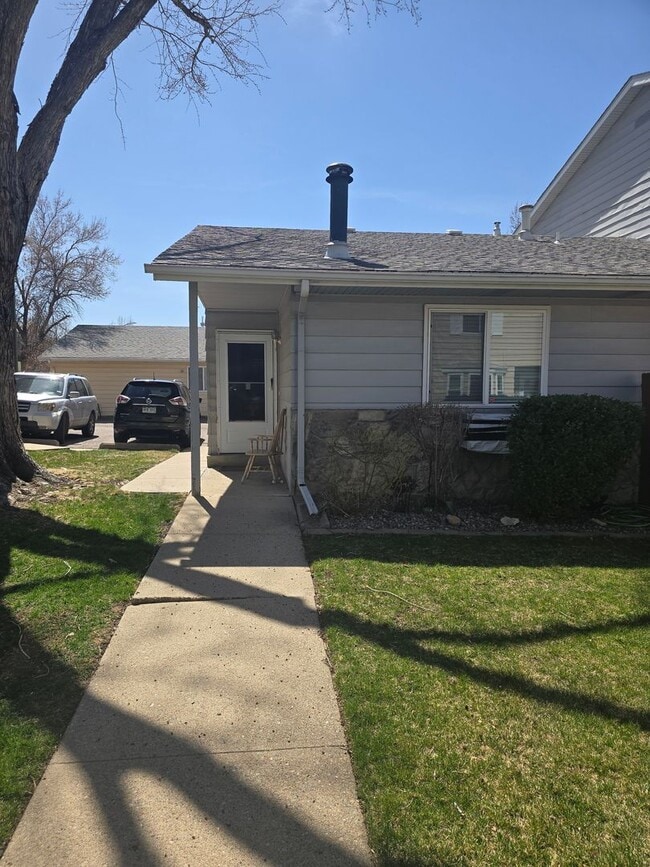 Photo - Cute end unit townhome 3-bedroom 2 baths in Thornton.