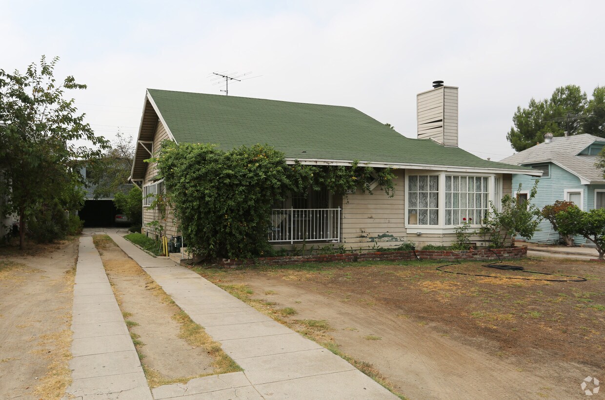 Primary Photo - 356 W Doran St