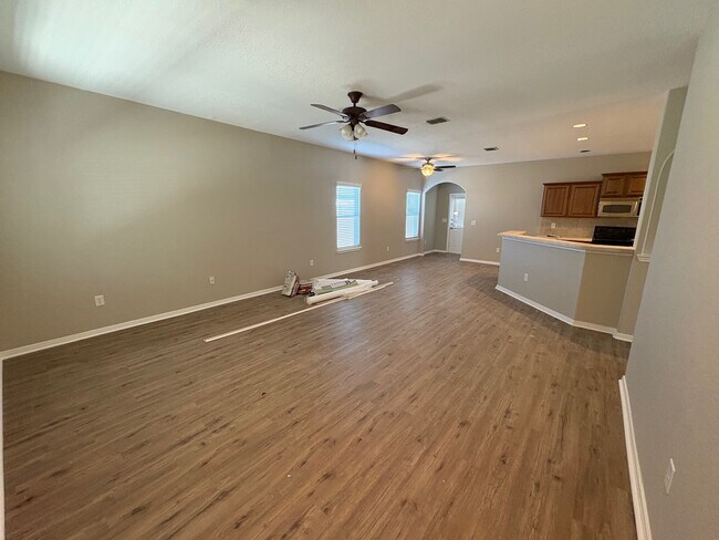 Sala de estar delantera - 3960 Wensledale Dr