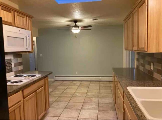 Building Photo - 647 Sacajawea Dr