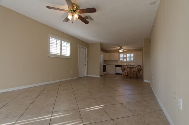 Building Photo - *** ANNUAL *** BONITA SPRINGS *** 2/2 DUPL...
