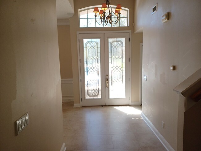 Building Photo - Lake View Home in Gated Community