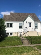 Building Photo - 1012 E D Ave