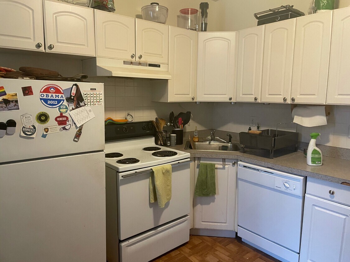 Primary Photo - 51 Inman St