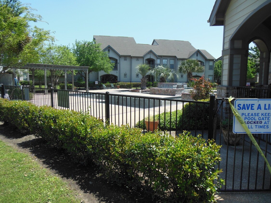 350 Emerald Forest Blvd, Covington, LA 70433 Condo for Rent in