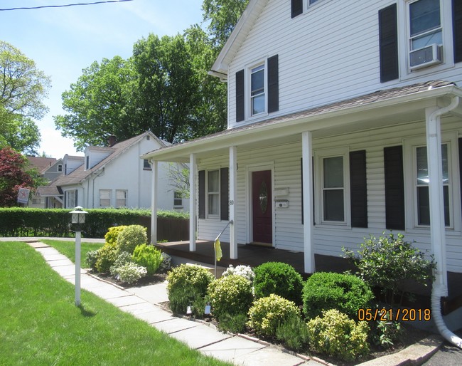 Building Photo - 80 Franklin Turnpike