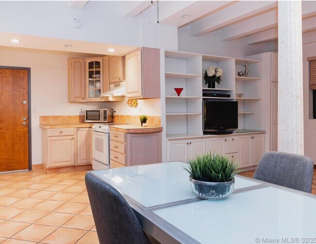 Foto del edificio - 1390 Ocean Dr