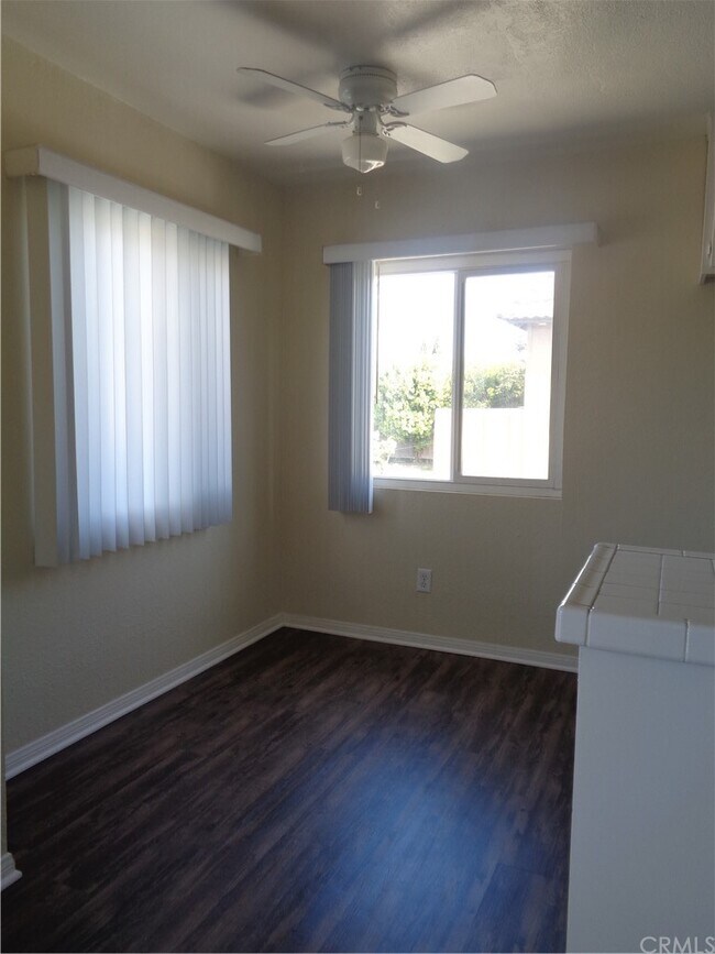 Foto del edificio - 7871 Holt Drive