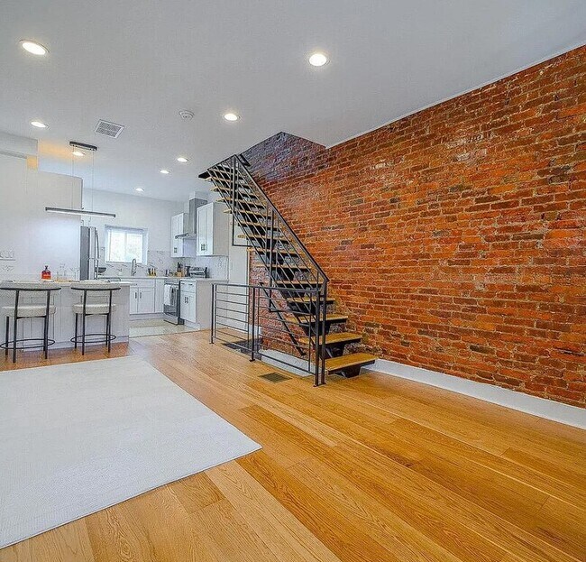 Foto del edificio - 913 S Yewdall St