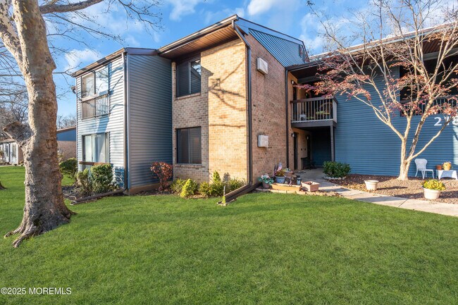 Building Photo - 218 Medford Ct