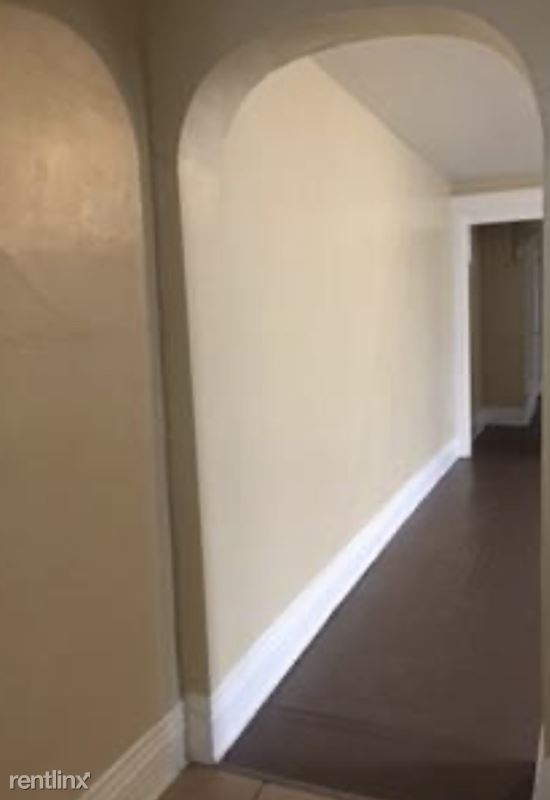 Foto del edificio - 218 E 9th St