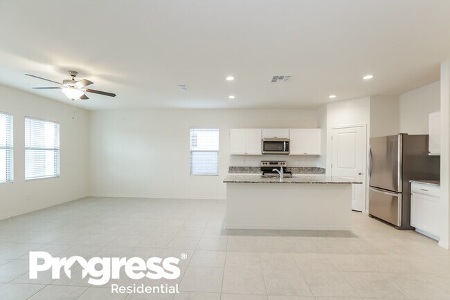 Foto del edificio - 35257 W San Capistrano Ave