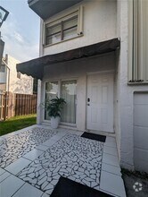 Building Photo - 6902 SW 114th Ave