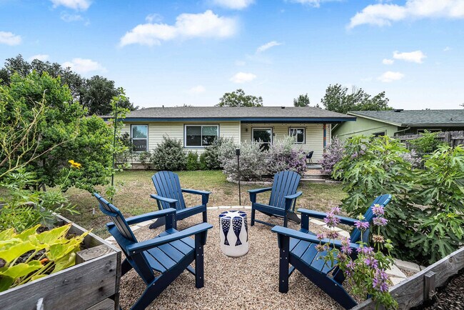 Foto del edificio - 5909 Cherry Loop