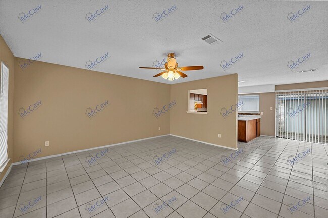 Foto del edificio - Cute 2/1.5 Duplex in Castleberry ISD!