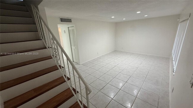 Building Photo - 2611 NW 47th Ln