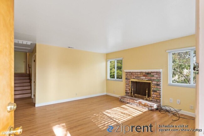 Building Photo - 3 br, 2 bath House - 35944 Mission Bouleva...